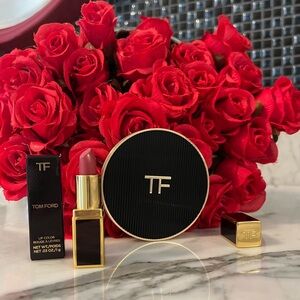 Tom Ford compact mirror and lipstick set